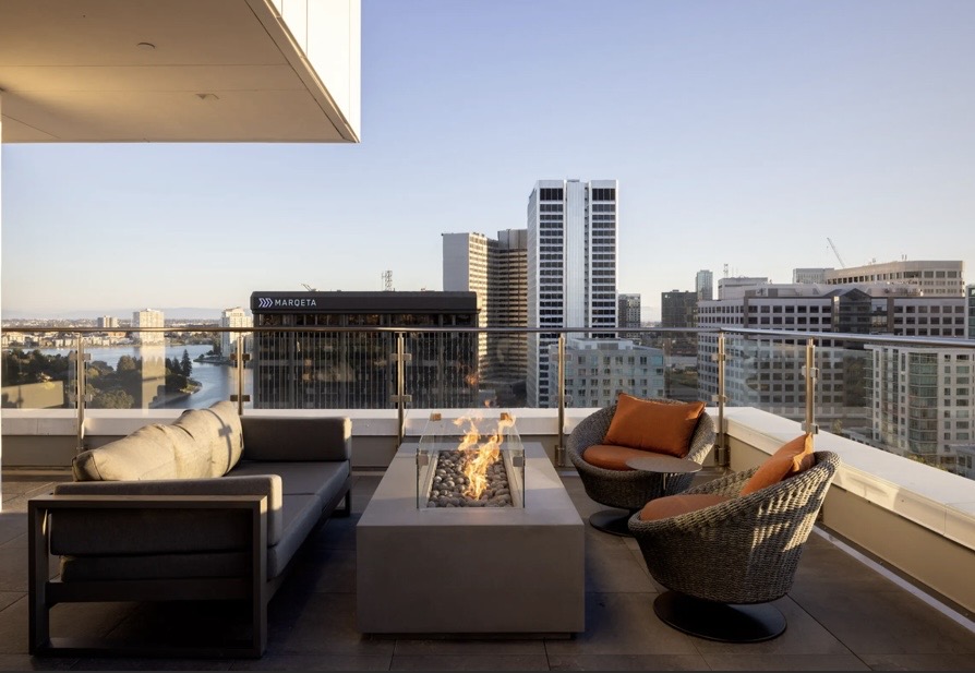Uptown Oakland sky lounge at dusk